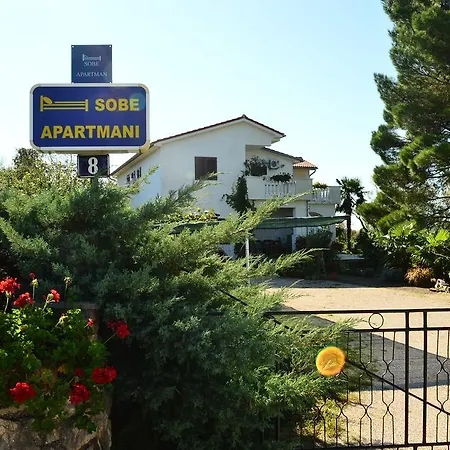 Stivic Apartmán Pinezići