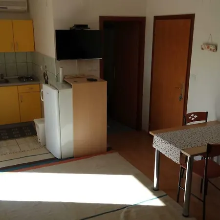 Apartment Stivic Pinezici (Krk)